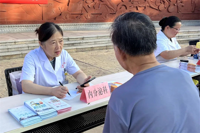 運城市中心醫(yī)院舉辦“全民健康生活方式宣傳月”義診宣教活動，助力市民營養(yǎng)健康
